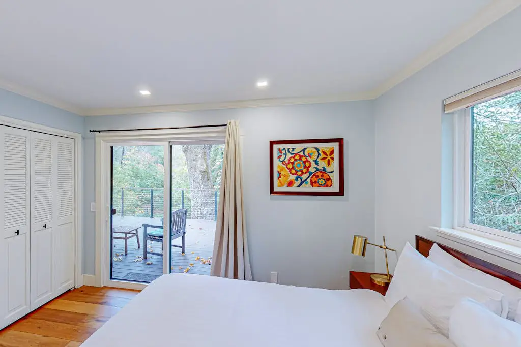 Glen Ellen Contemporary Forest Retreat with Private Hot Tub
