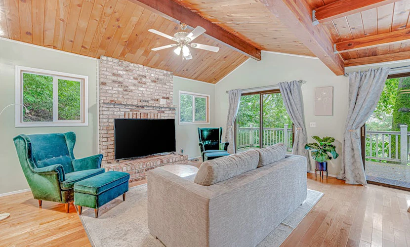 Russian River Forest Retreat with Unique Studio