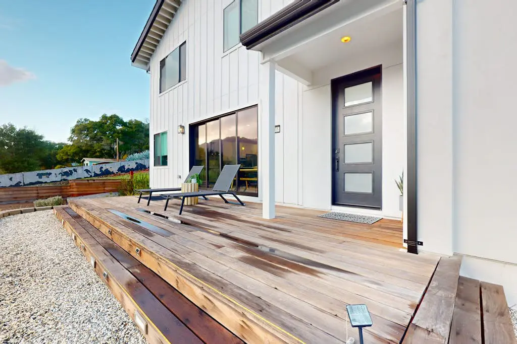 Chardonnay Getaway - Glen Ellen Dog-Friendly Hillside Retreat with Hot Tub & Valley Views