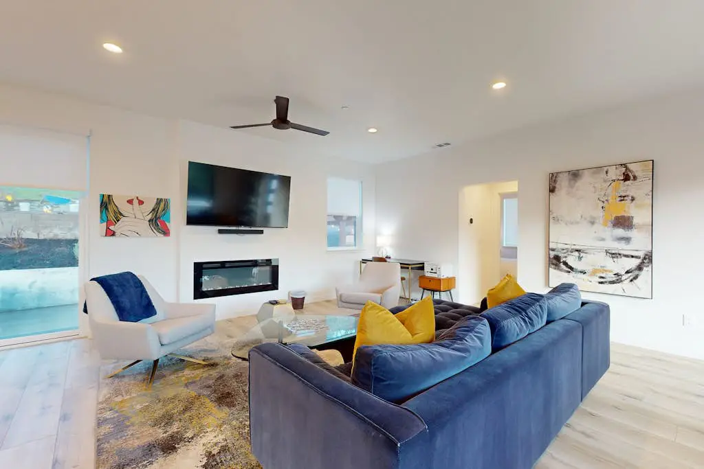 Chardonnay Getaway - Glen Ellen Dog-Friendly Hillside Retreat with Hot Tub & Valley Views