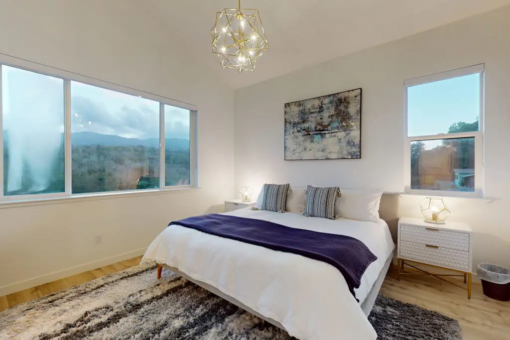 Chardonnay Getaway - Glen Ellen Dog-Friendly Hillside Retreat with Hot Tub & Valley Views