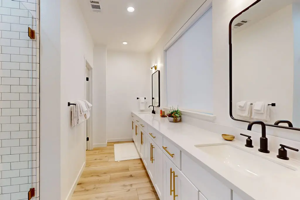 Chardonnay Getaway - Glen Ellen Dog-Friendly Hillside Retreat with Hot Tub & Valley Views