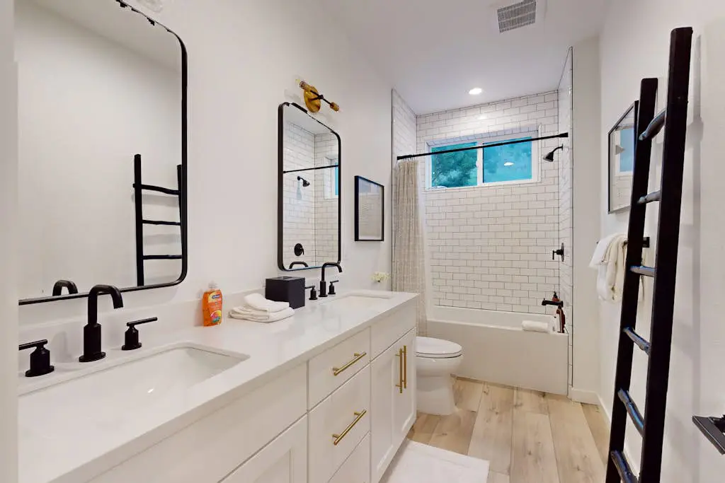 Chardonnay Getaway - Glen Ellen Dog-Friendly Hillside Retreat with Hot Tub & Valley Views