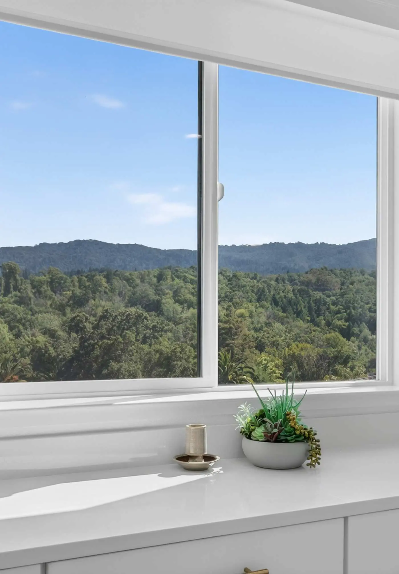 Chardonnay Getaway - Glen Ellen Dog-Friendly Hillside Retreat with Hot Tub & Valley Views