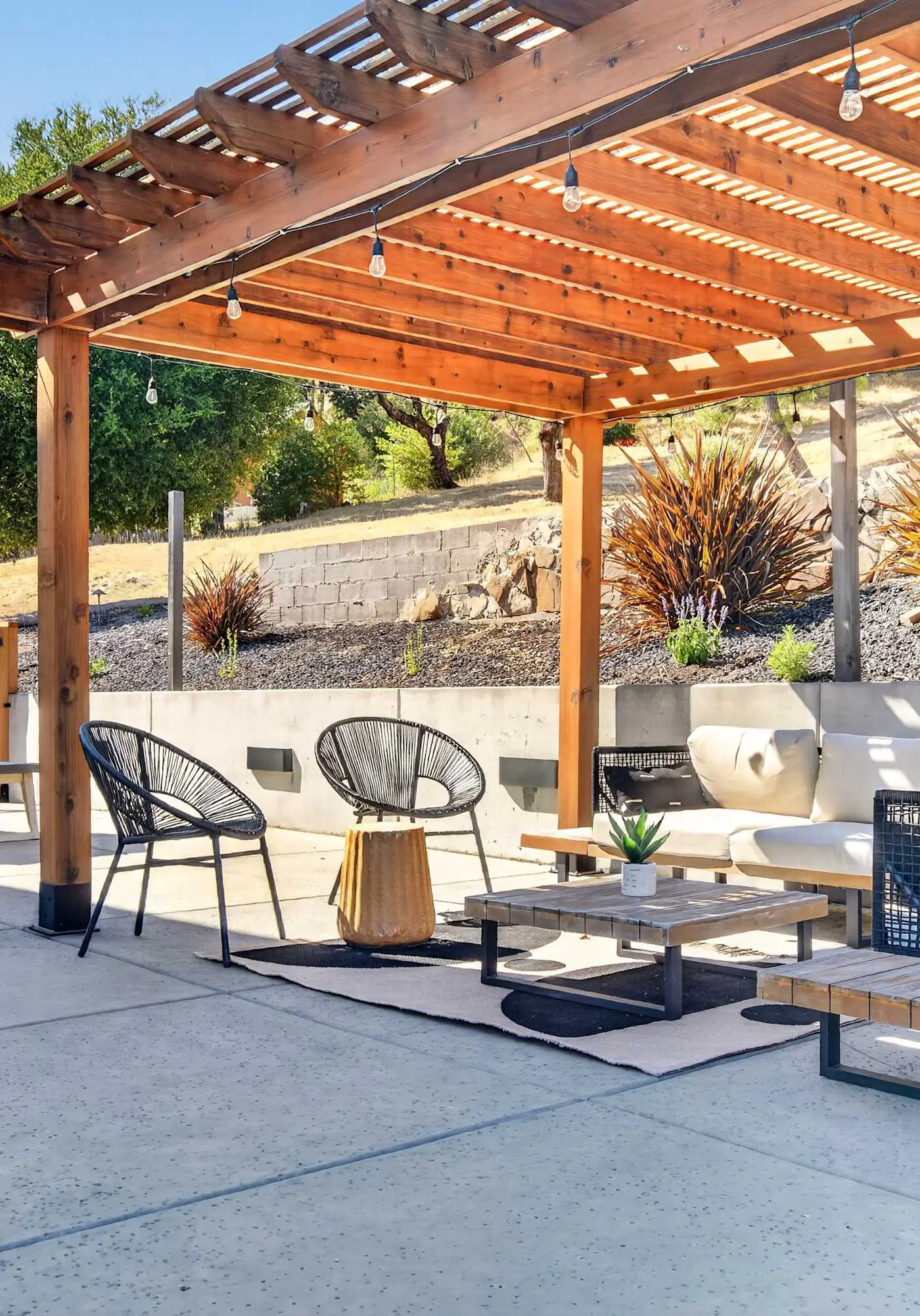 Chardonnay Getaway - Glen Ellen Dog-Friendly Hillside Retreat with Hot Tub & Valley Views
