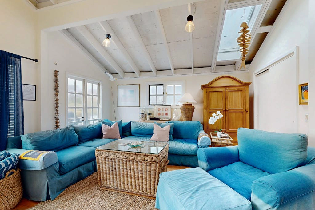 Bodega Bay Salmon Creek Waterfront Cottage for Two and Dogs