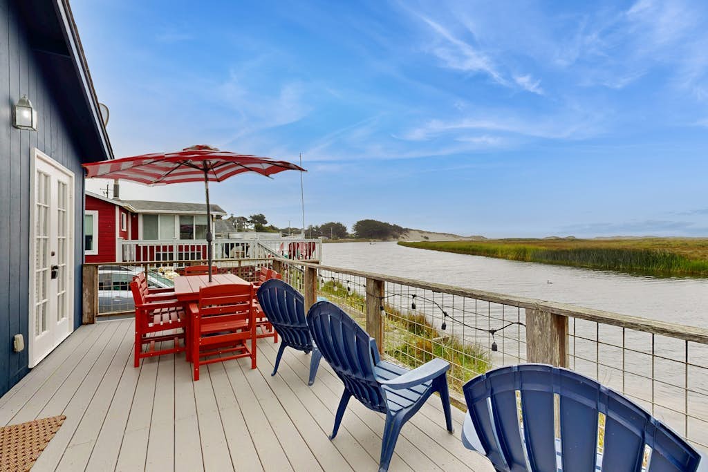 Bodega Bay Salmon Creek Waterfront Cottage for Two and Dogs
