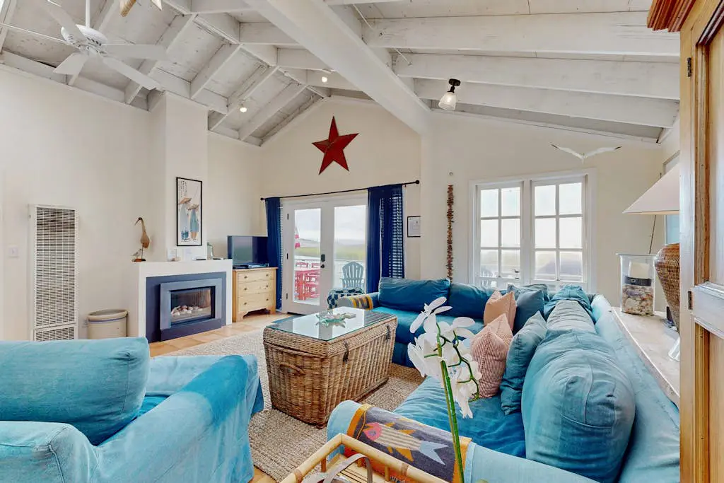 Bodega Bay Salmon Creek Waterfront Cottage for Two and Dogs