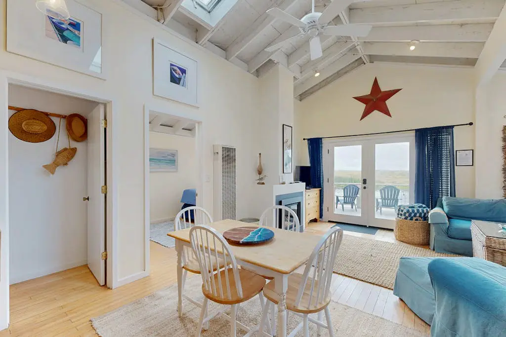 Bodega Bay Salmon Creek Waterfront Cottage for Two and Dogs