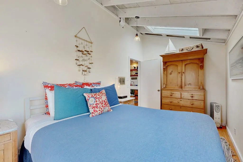 Bodega Bay Salmon Creek Waterfront Cottage for Two and Dogs