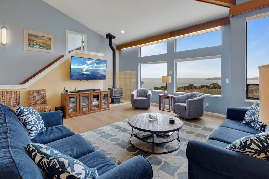 Bodega Harbour Ocean-View Hot Tub Retreat