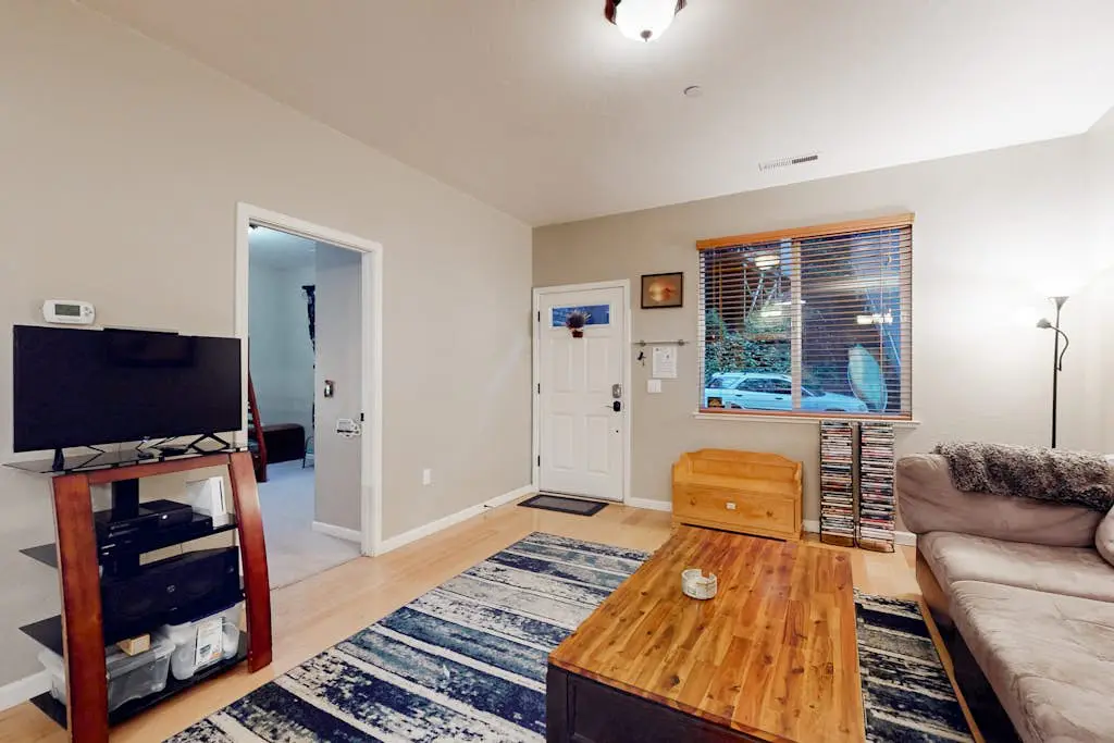 Rio Nido Retreat - Dog-Friendly Redwood Cabin with Fenced Yard near Russian River