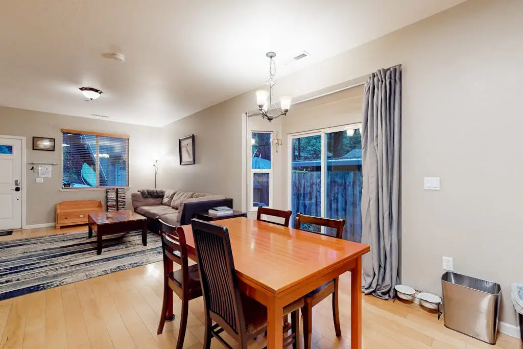Rio Nido Retreat - Dog-Friendly Redwood Cabin with Fenced Yard near Russian River