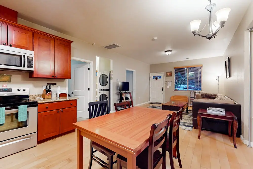 Rio Nido Retreat - Dog-Friendly Redwood Cabin with Fenced Yard near Russian River