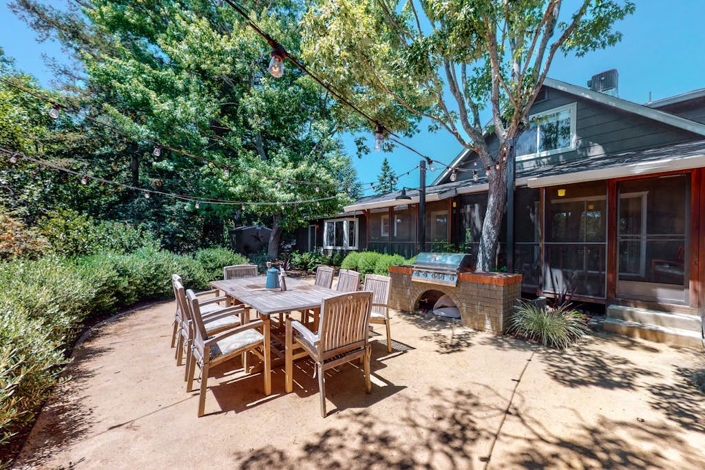 Modern Sonoma Farmhouse with Pool & Hot Tub