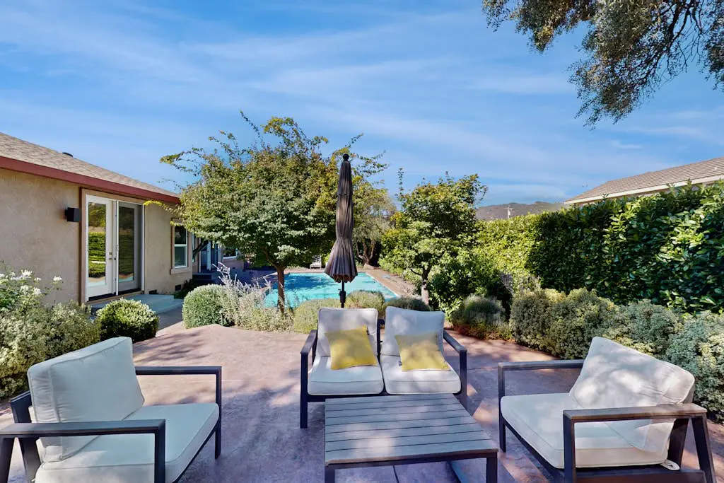 Sonoma Heated Pool Home with Valley Views near Plaza Wineries