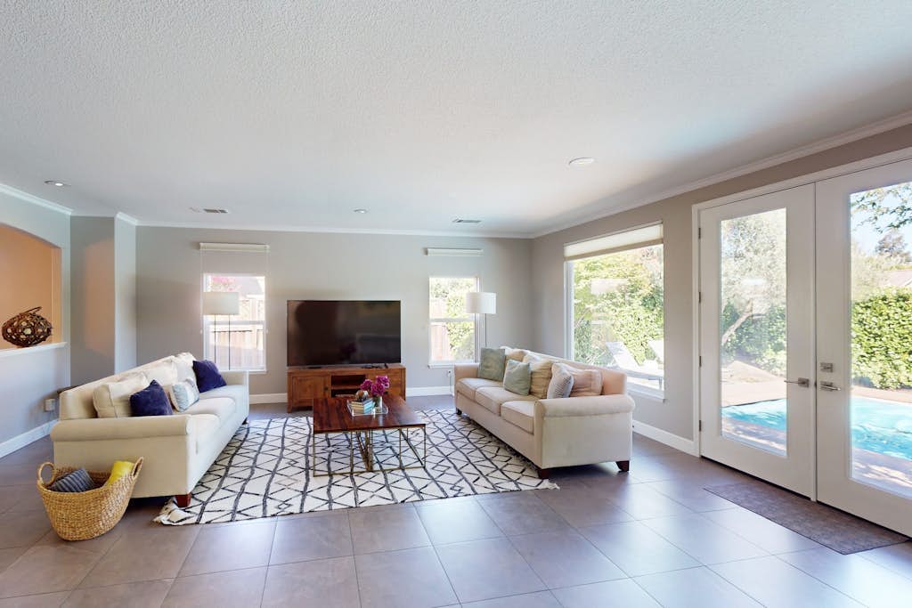 Sonoma Vista Dreams - Sonoma Heated Pool Home with Valley Views near Plaza Wineries