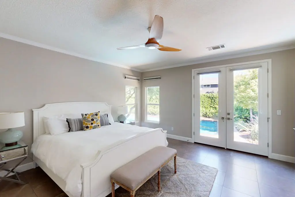 Sonoma Heated Pool Home with Valley Views near Plaza Wineries