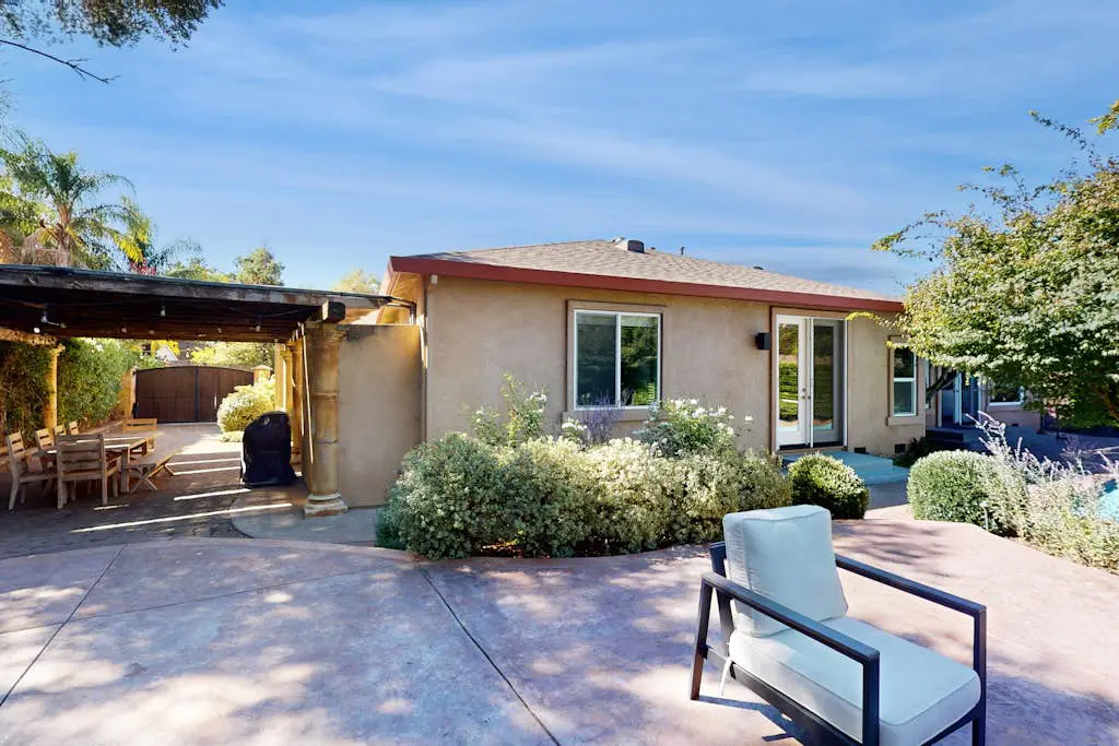 Sonoma Heated Pool Home with Valley Views near Plaza Wineries