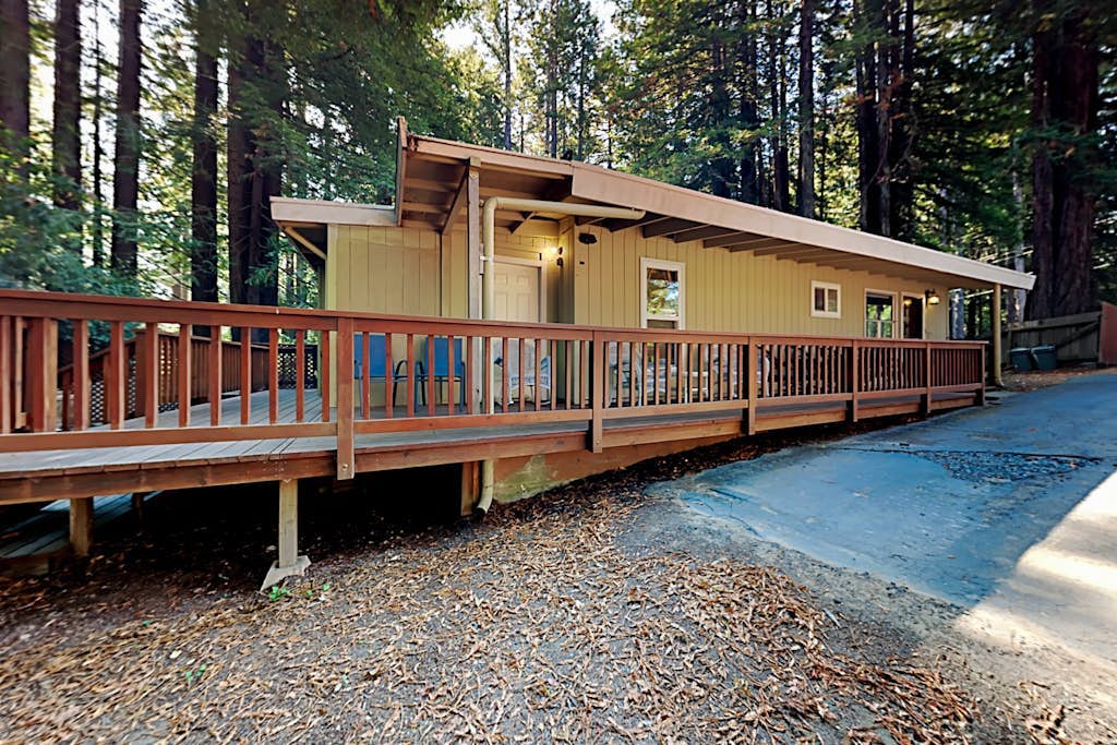 Cazadero Wagging Woods | 3 Gated Acres | Private Hot Tub | Dog-Friendly