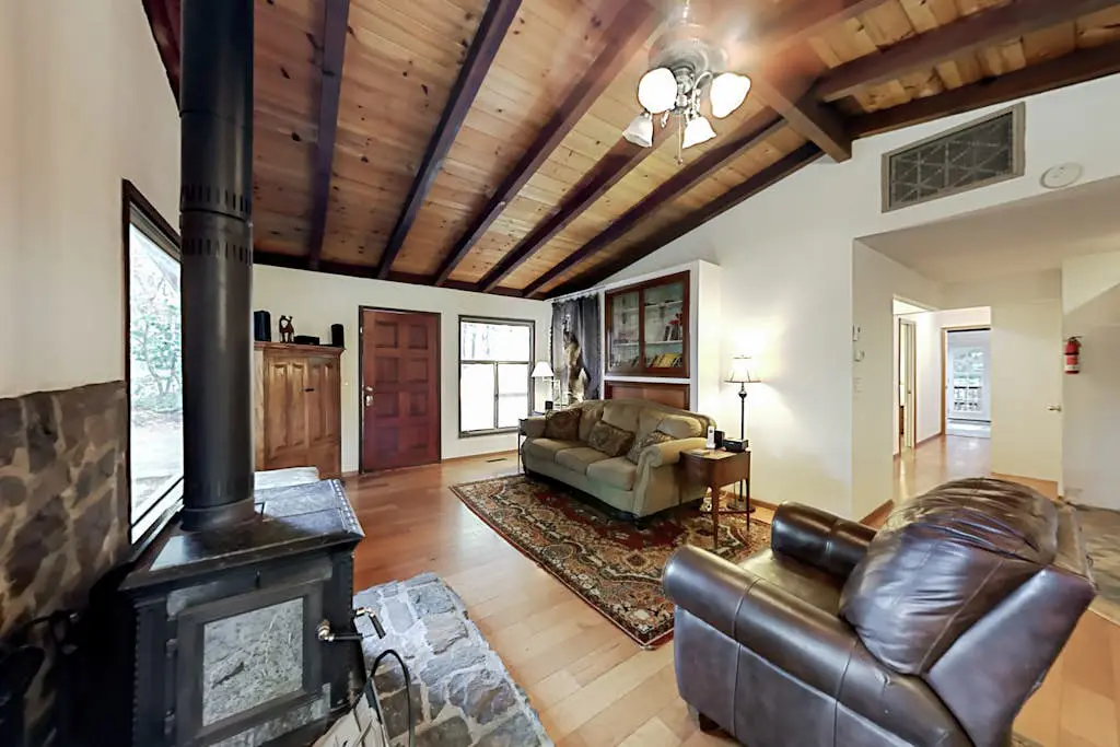 Cazadero Wagging Woods | 3 Gated Acres | Private Hot Tub | Dog-Friendly