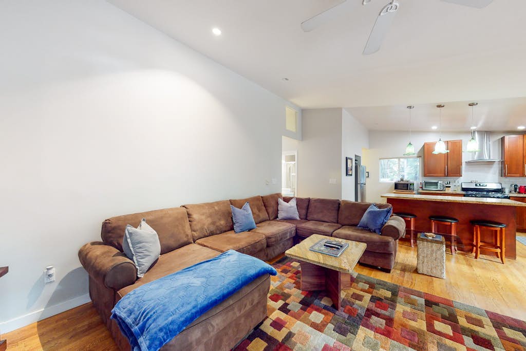 Guerneville Dog-Friendly Redwood Retreat with Hot Tub & Pool