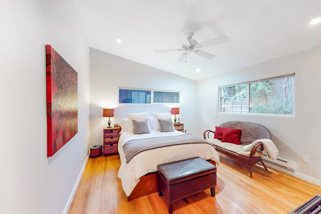 Guerneville Dog-Friendly Redwood Retreat with Hot Tub & Pool