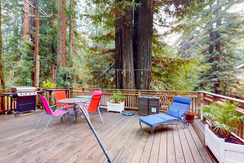 Guerneville Dog-Friendly Redwood Retreat with Hot Tub & Pool
