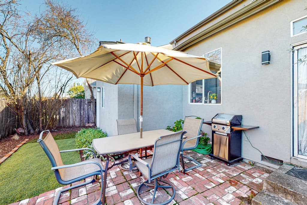 Dog-Friendly Santa Rosa Home near Wineries
