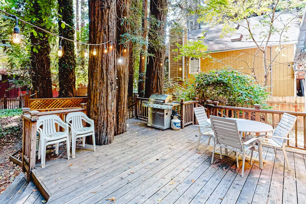 Guerneville Clearheart Grove: Dog-Friendly Redwood Cabin