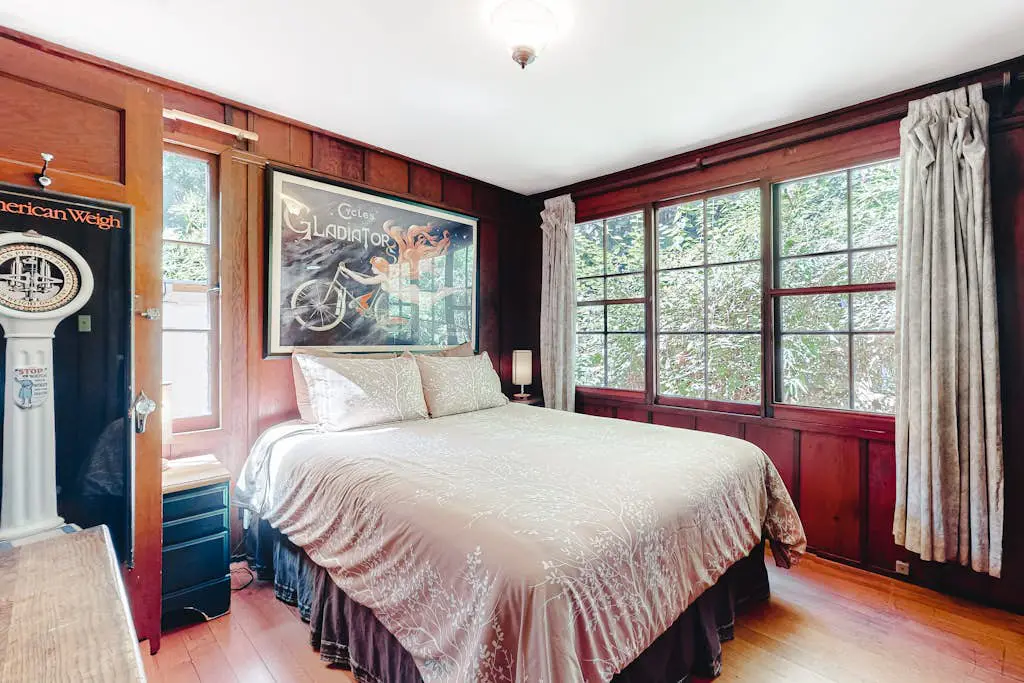Guerneville Clearheart Grove: Dog-Friendly Redwood Cabin