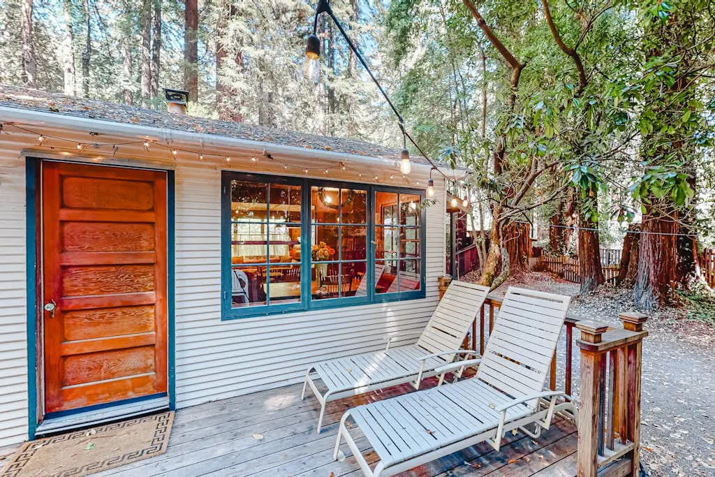 Guerneville Clearheart Grove: Dog-Friendly Redwood Cabin