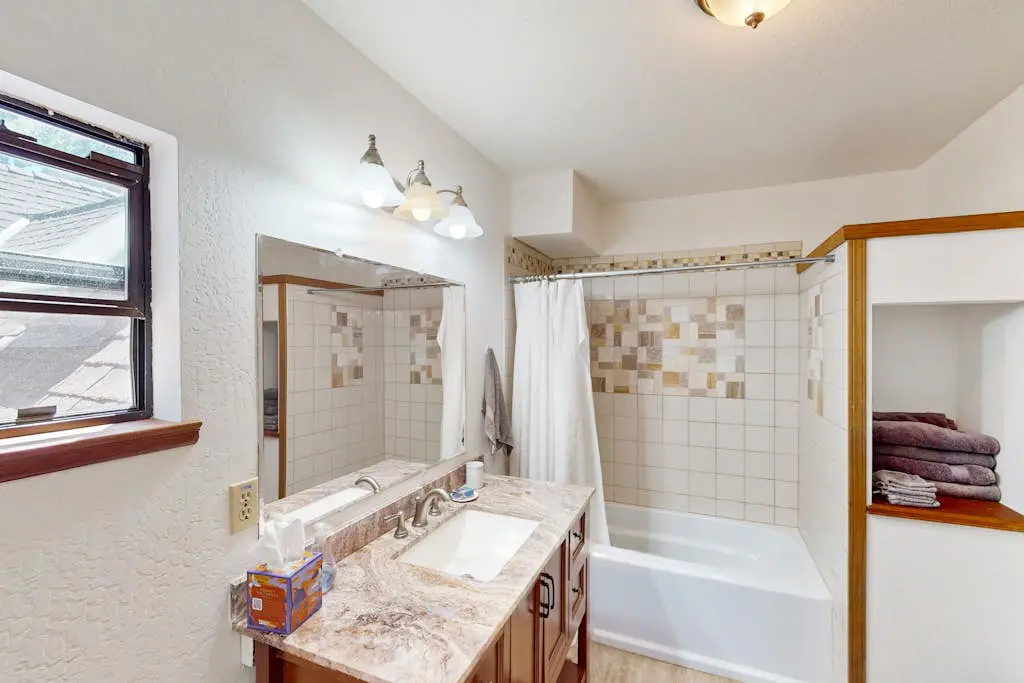 Sunny Grove Retreat - Dog-Friendly Sebastopol Pool Home & Spa with Hot Tub