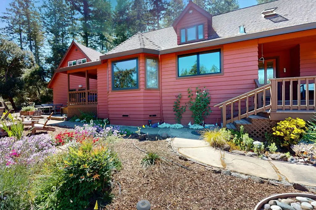 Sunny Grove Retreat - Dog-Friendly Sebastopol Pool Home & Spa with Hot Tub