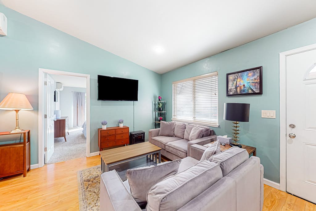 Guerneville Dog-Friendly Forest Hideaway near Downtown