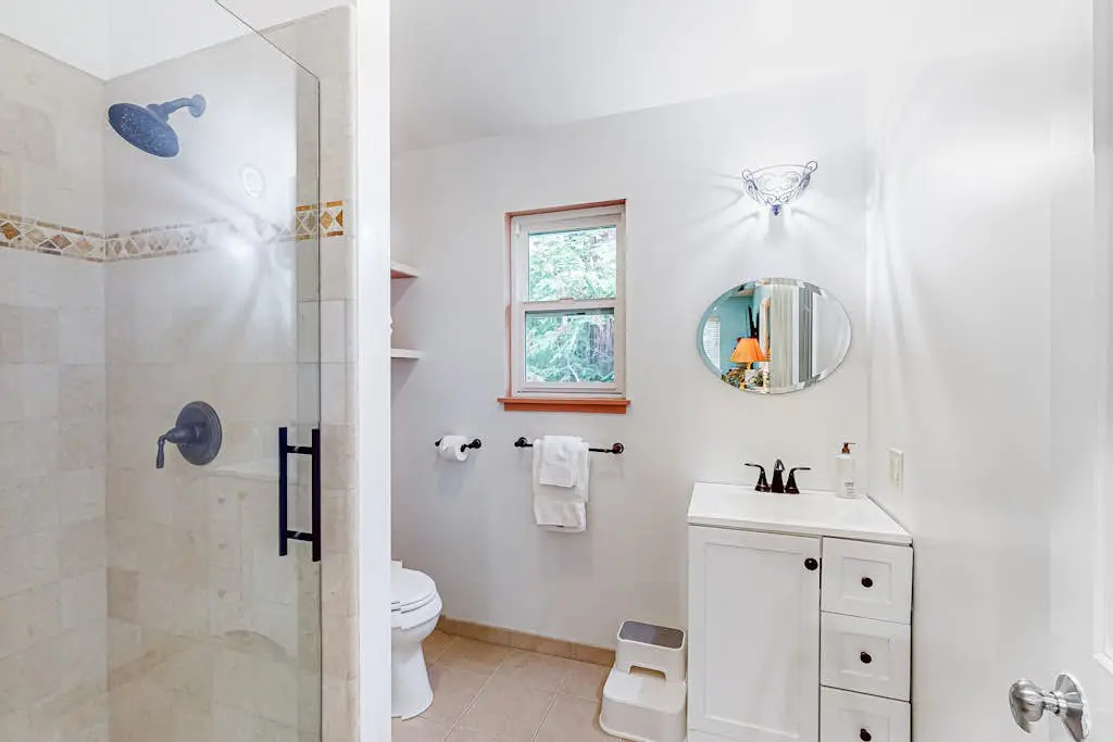 Guerneville Dog-Friendly Forest Hideaway near Downtown