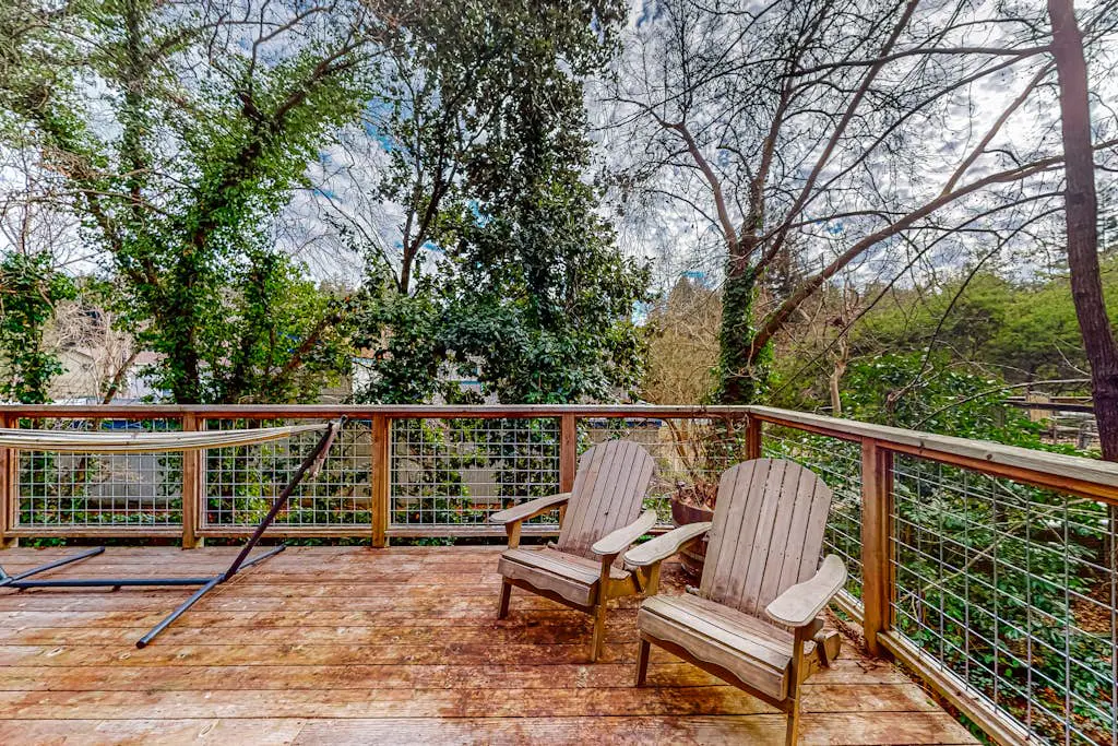 Guerneville Dog-Friendly Forest Hideaway near Downtown
