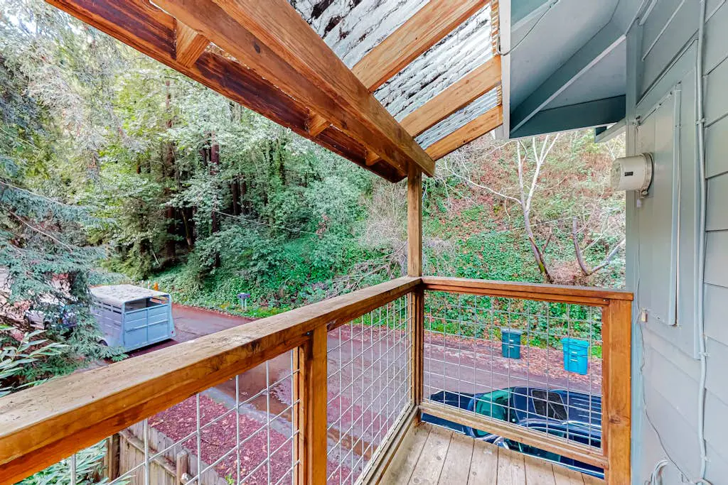Guerneville Dog-Friendly Forest Hideaway near Downtown