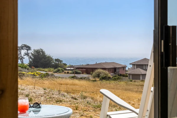Bodega Bay Architect-Designed Oceanfront Hot Tub Retreat