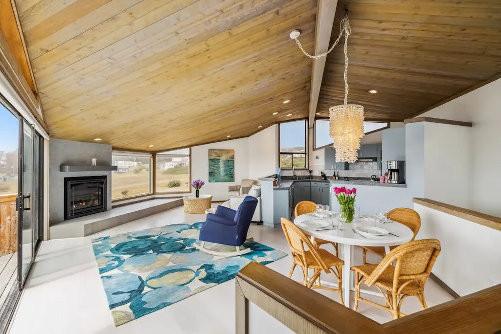 Bodega Bay Architect-Designed Oceanfront Hot Tub Retreat