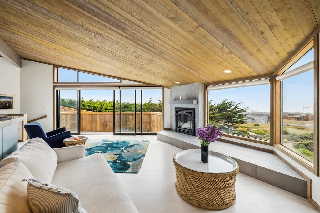 Bodega Bay Architect-Designed Oceanfront Hot Tub Retreat