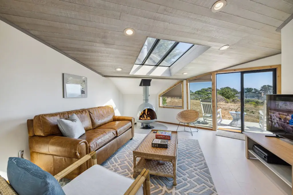 Bodega Bay Architect-Designed Oceanfront Hot Tub Retreat