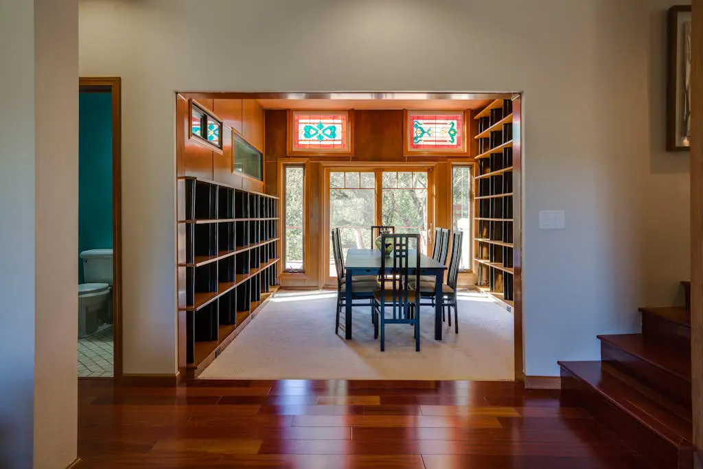 Leslie Creek House - Santa Rosa Wine Country Pool & Hot Tub Retreat