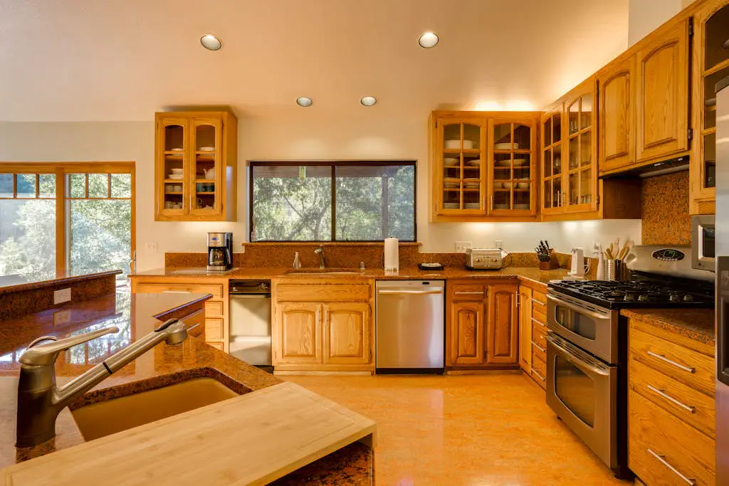 Leslie Creek House - Santa Rosa Wine Country Pool & Hot Tub Retreat