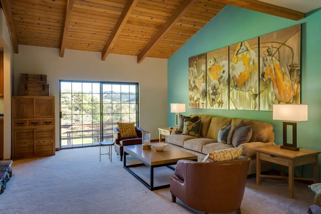 Leslie Creek House - Santa Rosa Wine Country Pool & Hot Tub Retreat
