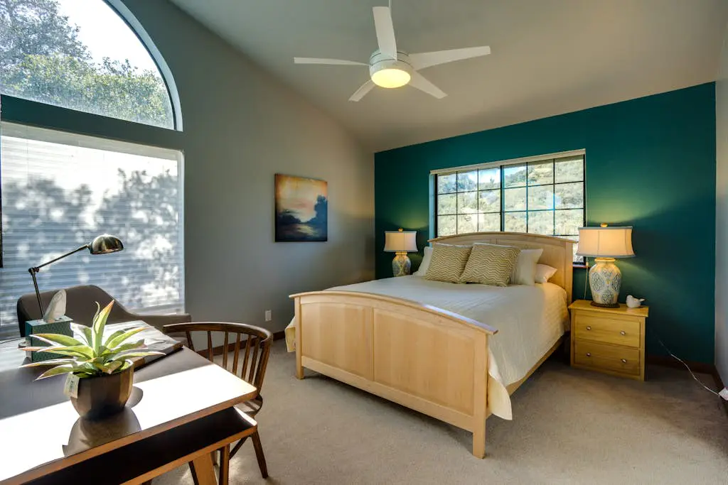 Leslie Creek House - Santa Rosa Wine Country Pool & Hot Tub Retreat