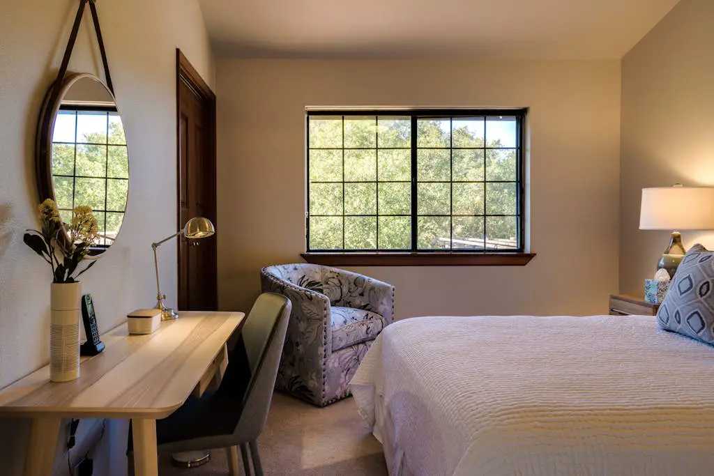 Leslie Creek House - Santa Rosa Wine Country Pool & Hot Tub Retreat