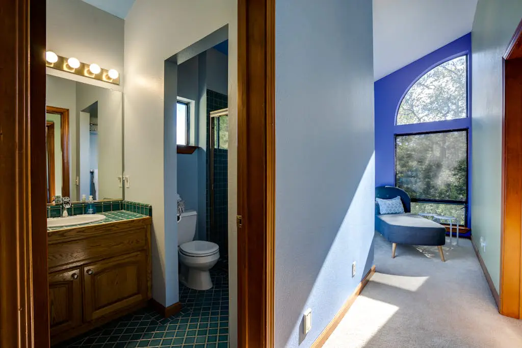 Leslie Creek House - Santa Rosa Wine Country Pool & Hot Tub Retreat