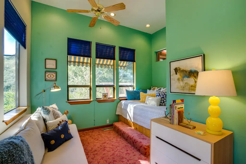 Leslie Creek House - Santa Rosa Wine Country Pool & Hot Tub Retreat