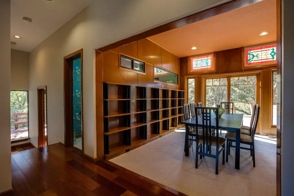 Leslie Creek House - Santa Rosa Wine Country Pool & Hot Tub Retreat